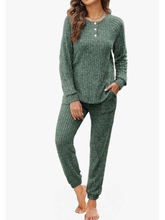 WIHOLL Other - Heather Green Ribbed Henley and Jogger Lounge Set (Large)